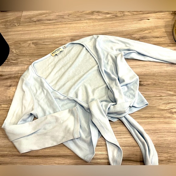 Very beautiful blue cape🩵 - Picture 3 of 3